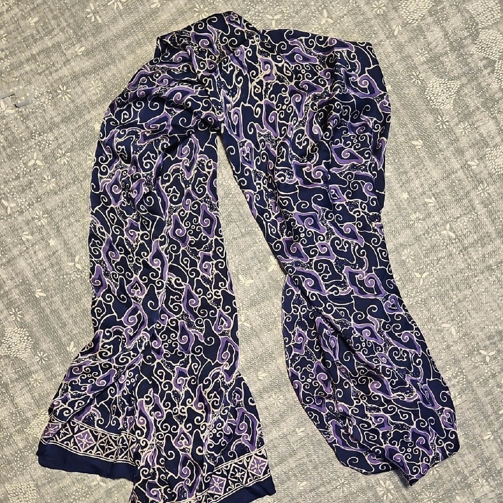 Purple and White Patterned Scarf